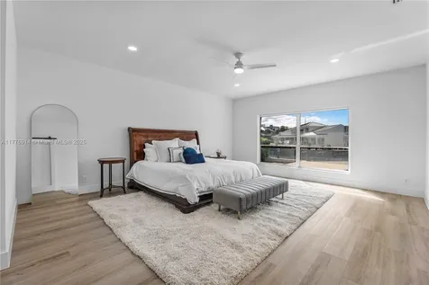 872 NE 79 Boca Raton FL 33487