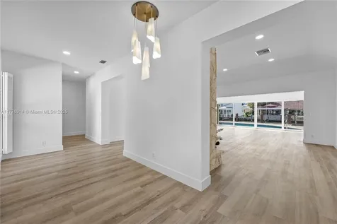 872 NE 79 Boca Raton FL 33487