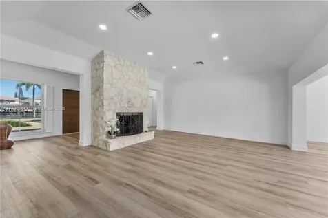 872 NE 79 Boca Raton FL 33487