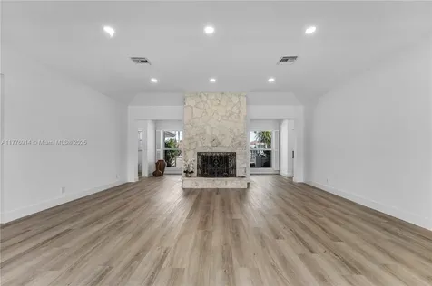 872 NE 79 Boca Raton FL 33487