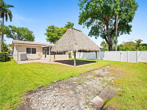 1146 Lincoln Street Hollywood FL 33019