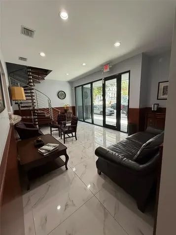 16 SW 1st Avenue Miami FL 33130