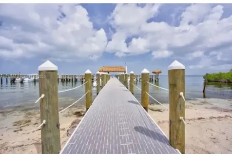 87200 Overseas Highway Plantation Key FL 33036-3102