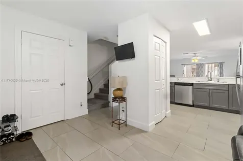 2452 SW 99th Way Miramar FL 33025