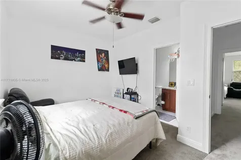 2452 SW 99th Way Miramar FL 33025