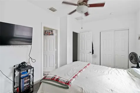 2452 SW 99th Way Miramar FL 33025
