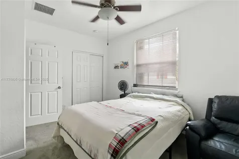 2452 SW 99th Way Miramar FL 33025