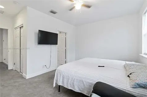 2452 SW 99th Way Miramar FL 33025