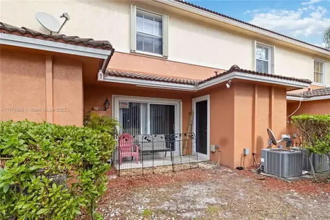 2452 SW 99th Way Miramar FL 33025