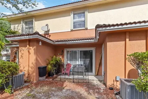 2452 SW 99th Way Miramar FL 33025