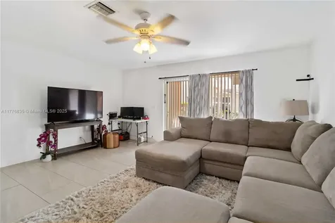 2452 SW 99th Way Miramar FL 33025