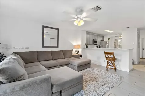 2452 SW 99th Way Miramar FL 33025