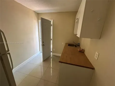 1912 W Clinton Street Tampa FL 33604