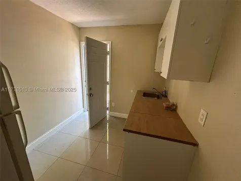 1912 W Clinton Street Tampa FL 33604