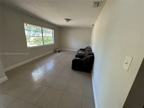 1912 W Clinton Street Tampa FL 33604