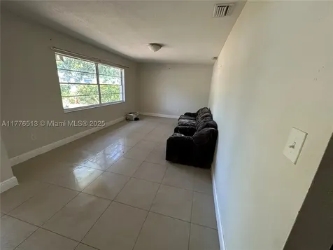 1912 W Clinton Street Tampa FL 33604