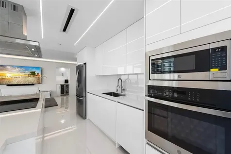 4775 Collins Avenue Miami Beach FL 33140