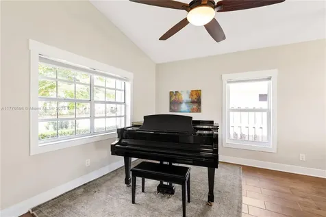 20421 NW 4th Street Pembroke Pines FL 33029