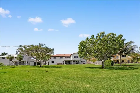 20421 NW 4th Street Pembroke Pines FL 33029