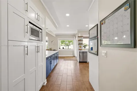 20421 NW 4th Street Pembroke Pines FL 33029