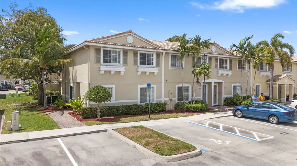 5951 London Lane Tamarac FL 33321
