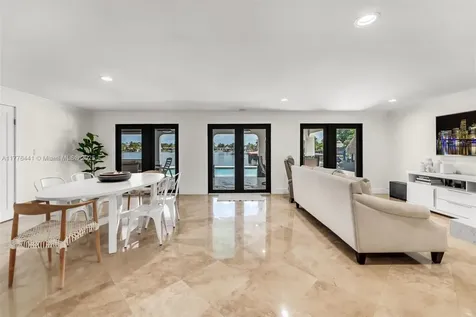 17921 NW 85th Avenue Hialeah FL 33015