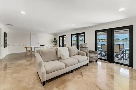17921 NW 85th Avenue Hialeah FL 33015