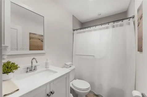 17921 NW 85th Avenue Hialeah FL 33015