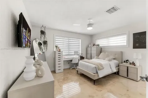 17921 NW 85th Avenue Hialeah FL 33015