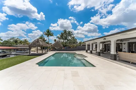 17921 NW 85th Avenue Hialeah FL 33015