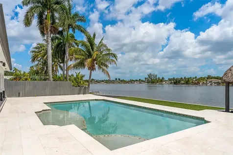 17921 NW 85th Avenue Hialeah FL 33015