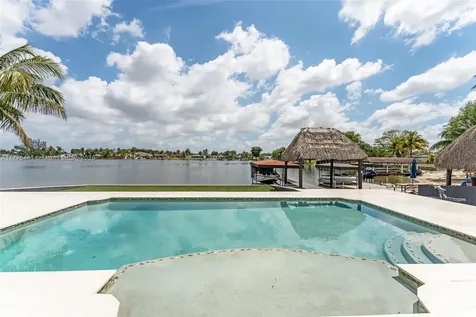 17921 NW 85th Avenue Hialeah FL 33015