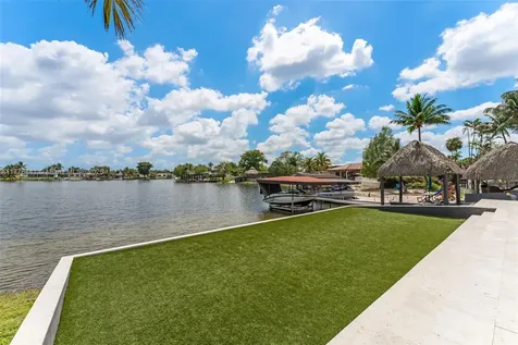 17921 NW 85th Avenue Hialeah FL 33015