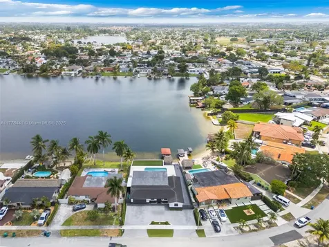 17921 NW 85th Avenue Hialeah FL 33015