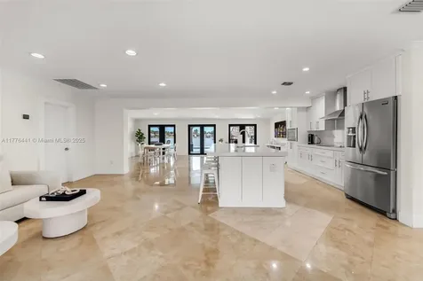 17921 NW 85th Avenue Hialeah FL 33015