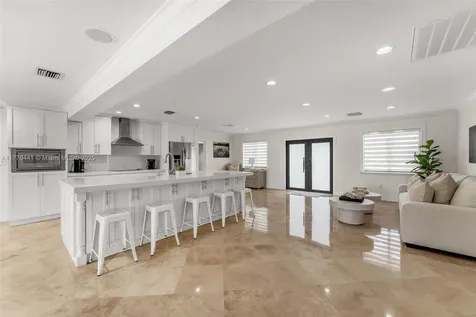 17921 NW 85th Avenue Hialeah FL 33015