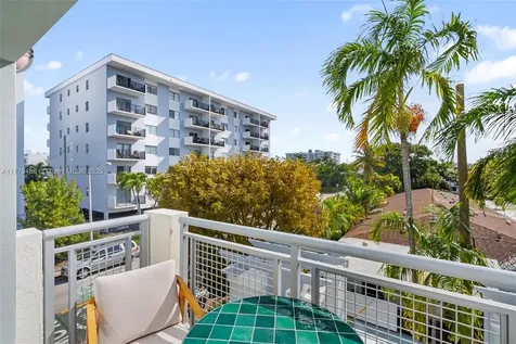 1040 10th Street Miami Beach FL 33139