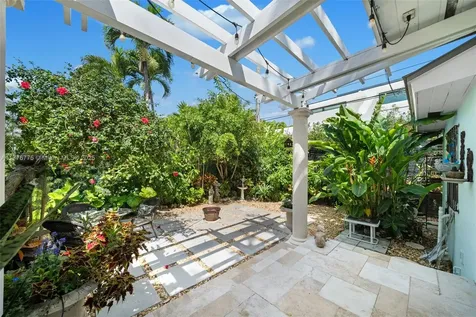 8800 N Bayshore Drive Miami FL 33138