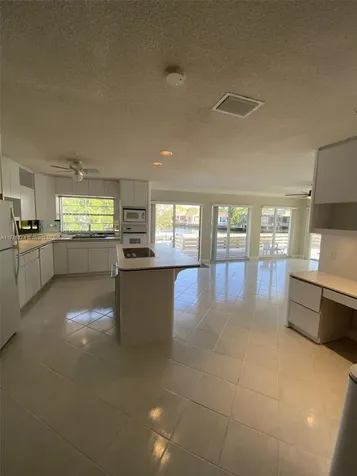 1601 N 29th Avenue Hollywood FL 33020