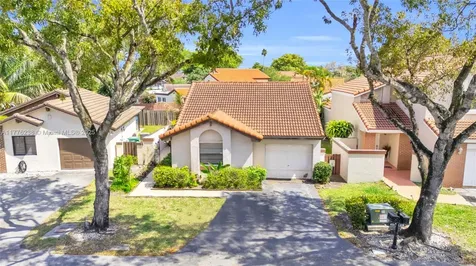 6224 NW 179th Terrace Hialeah FL 33015