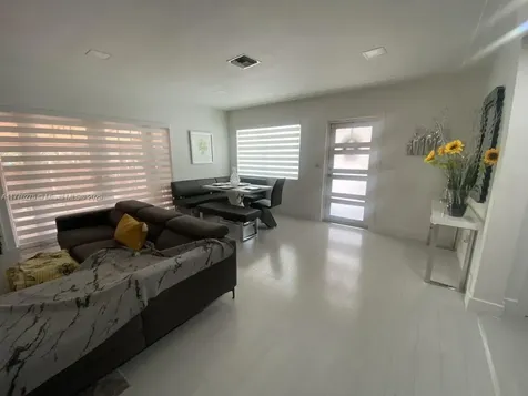 291 Circle Drive Hialeah FL 33010