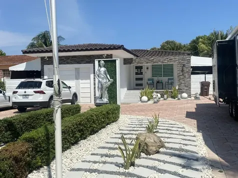 291 Circle Drive Hialeah FL 33010