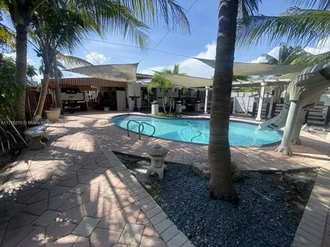 291 Circle Drive Hialeah FL 33010