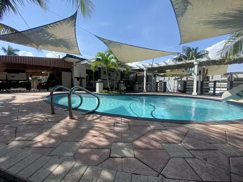 291 Circle Drive Hialeah FL 33010