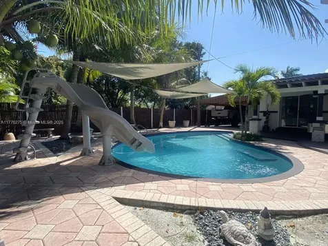 291 Circle Drive Hialeah FL 33010