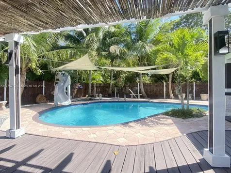 291 Circle Drive Hialeah FL 33010