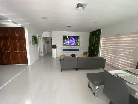 291 Circle Drive Hialeah FL 33010