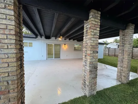 11571 SW 121st Avenue Miami FL 33186