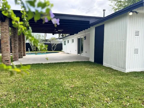 11571 SW 121st Avenue Miami FL 33186