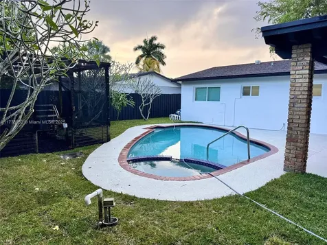 11571 SW 121st Avenue Miami FL 33186